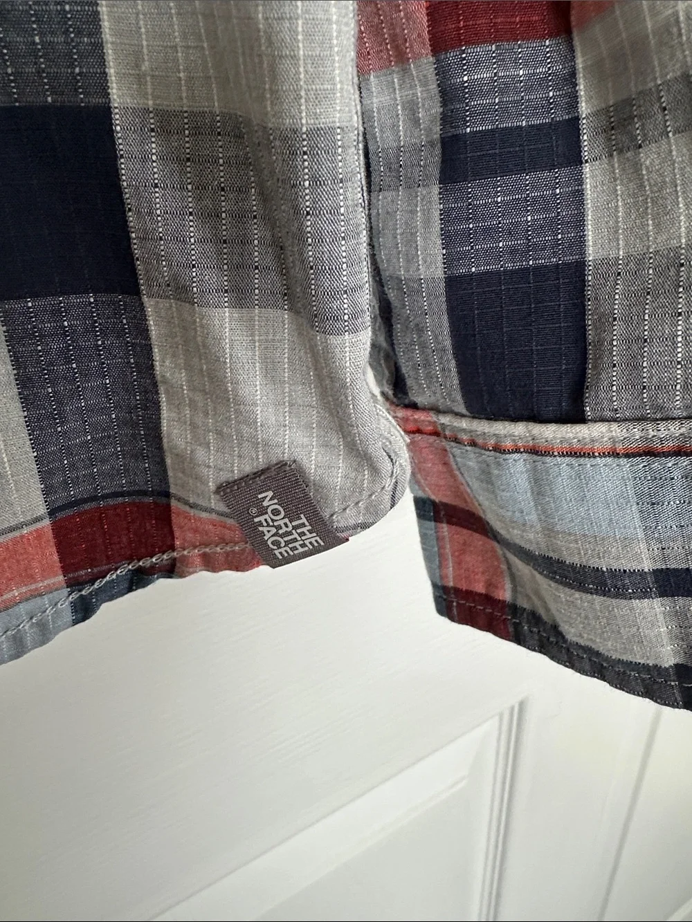 North Face blue orange plaid button down shirt long sleeves lightweight small